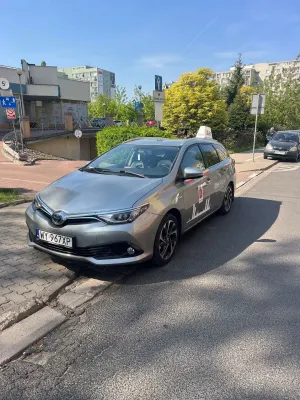 Toyota Auris II Hybrid 135 Comfort 2016