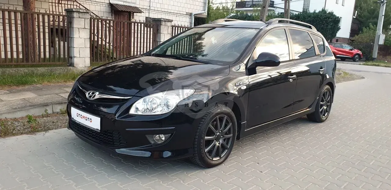 Hyundai i30 I i30cw 1.6 CRDi blue Classic 2011