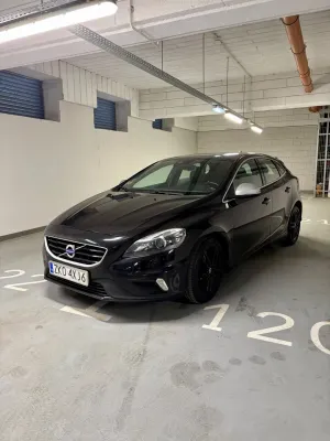 Volvo V40 II D2 Drive-E R-Design Momentum 2015