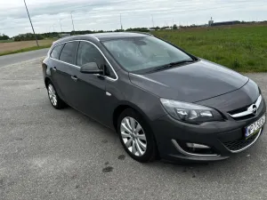 Opel Astra J 1.4 T Sport 2013