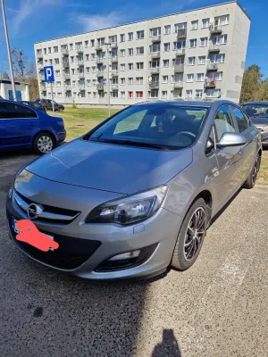 Opel Astra J 1.4 Turbo 2012