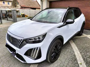 Peugeot 2008 II Hybrid 136 e-DSC GT 2024