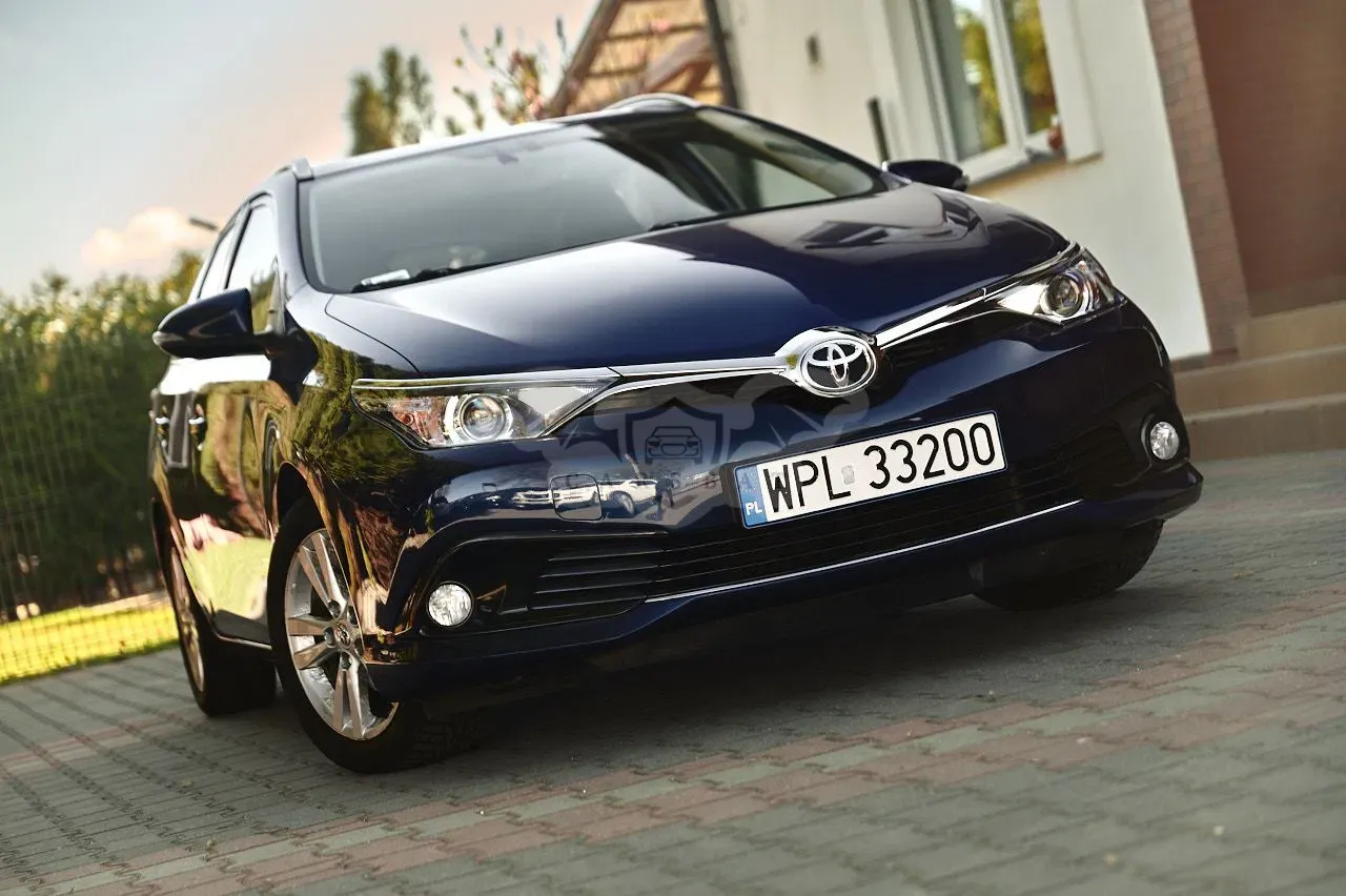 Toyota Auris II 1.6 D-4D Design Edition 2015