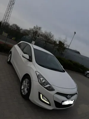 Hyundai i30 II 1.4 CRDi Intro Edition 2013