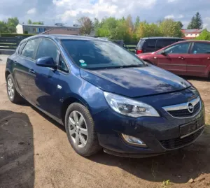 Opel Astra J 1.3 CDTI DPF ecoFLEX Selection 2011
