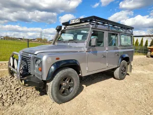 Land Rover Defender 2012
