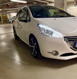 Peugeot 208 I e-HDi 92 Stop&Start Allure 2012