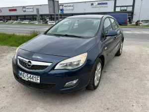 Opel Astra J 2012