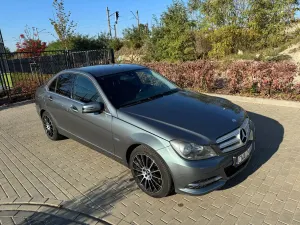 Mercedes-Benz C W204 180 BlueEFFICIENCY 7G-TRONIC Avantgarde 2011