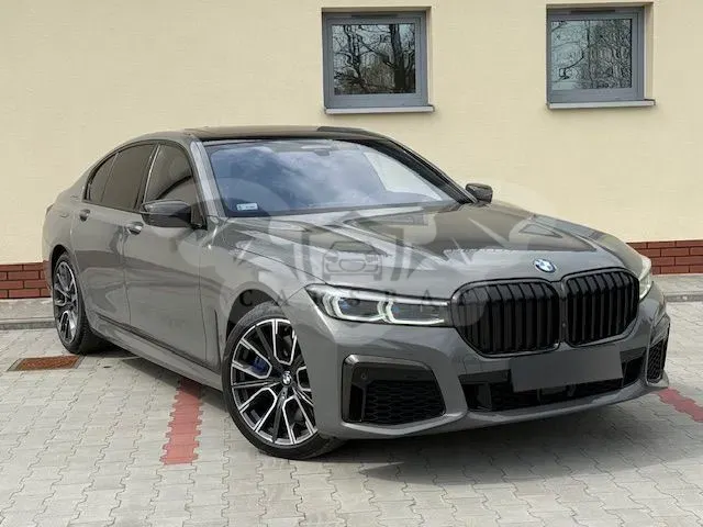BMW 7 Series G11/12 750i xDrive 2019