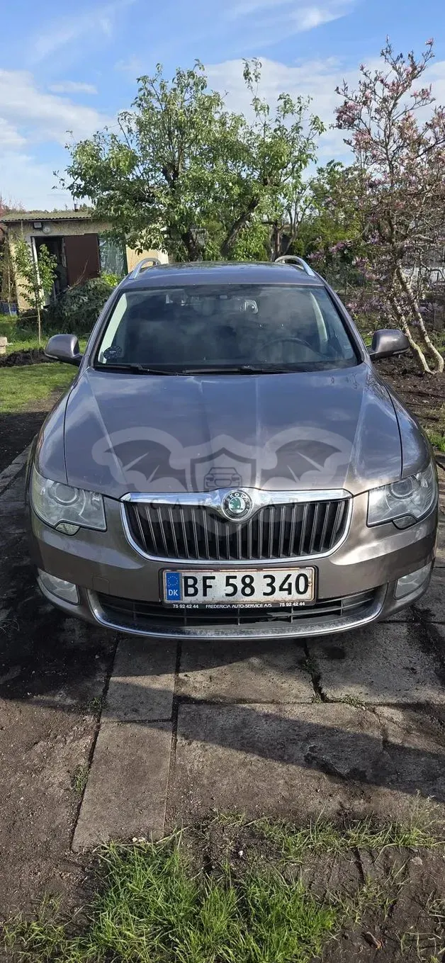 Skoda Superb II 2.0 TDI DSG Comfort 2010