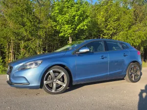 Volvo V40 II D4 Momentum 2014