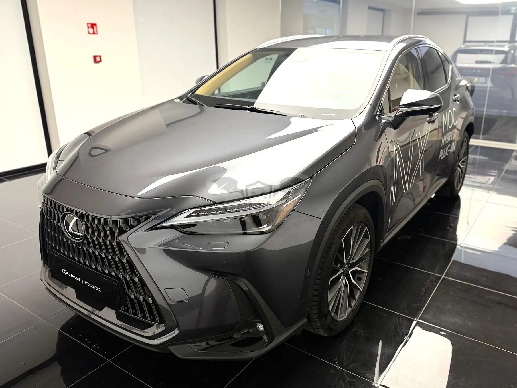 Lexus NX II 450h+ Omotenashi AWD 2025