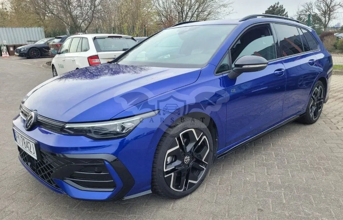 Volkswagen Golf VIII 1.5 eTSI mHEV R-Line Plus DSG 2025
