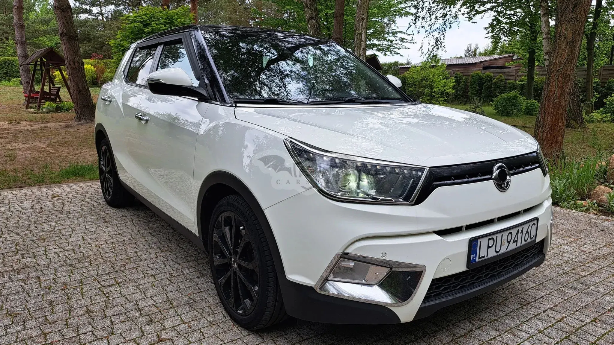 Ssangyong / KG Mobility Tivoli e-XDi 160 2WD Black+White 2017