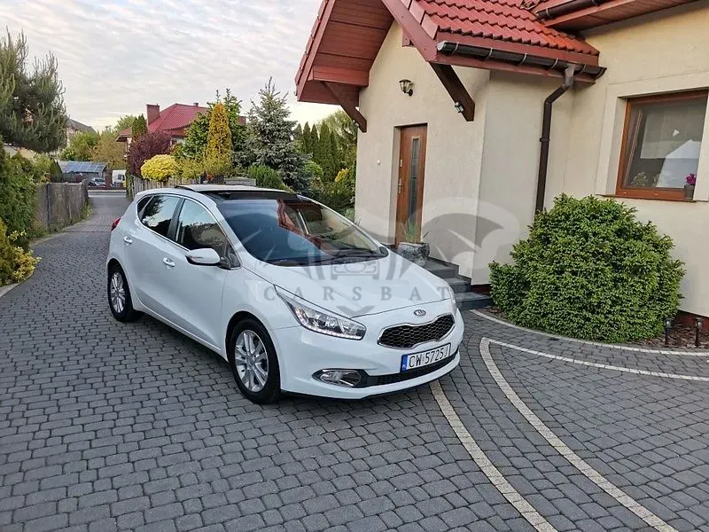 Kia Ceed II 1.6 CRDi 128 Platinum Edition 2012