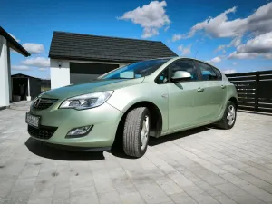 Opel Astra J 2010