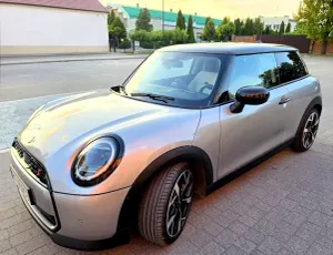 Mini Cooper Linia Classic 2024