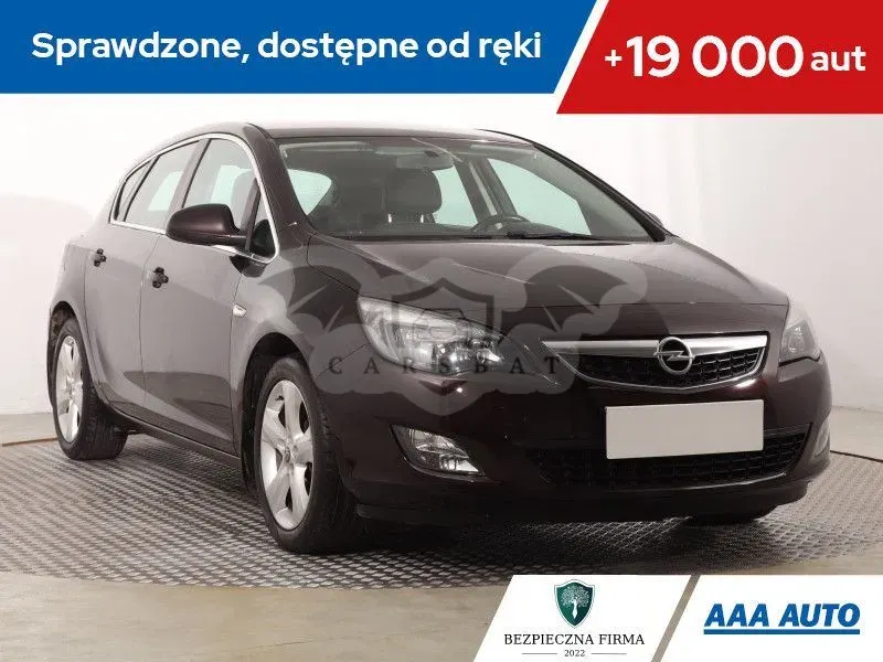 Opel Astra J 2011
