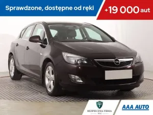 Opel Astra J 2011