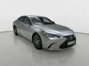 Lexus ES 2025
