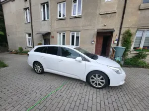 Toyota Avensis III 2.0 D-4D Premium 2011