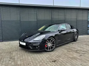 Porsche Panamera 2023