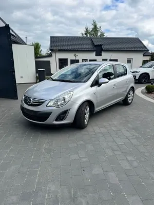 Opel Corsa D 1.2 16V Cosmo 2011