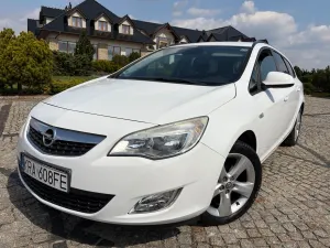 Opel Astra J 1.6 Essentia 2011