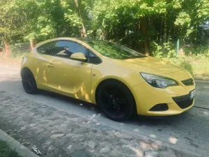 Opel Astra J 1.6 Turbo Edition 2011