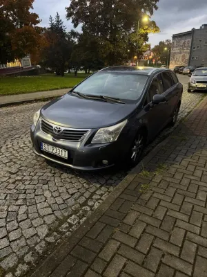 Toyota Avensis III 2.0 D-4D Sol 2010