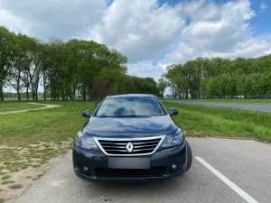 Renault Latitude (SM5) 2.0 dCi Initiale 2012