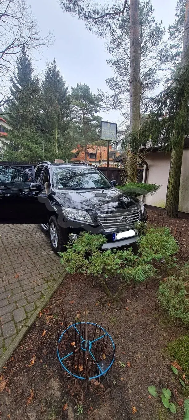 Toyota Rav4 III 2011