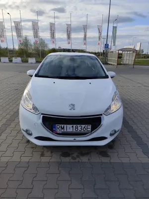 Peugeot 208 I 1.6 e-HDi Allure STT 2012