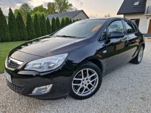 Opel Astra J 1.6 NAVI 2011