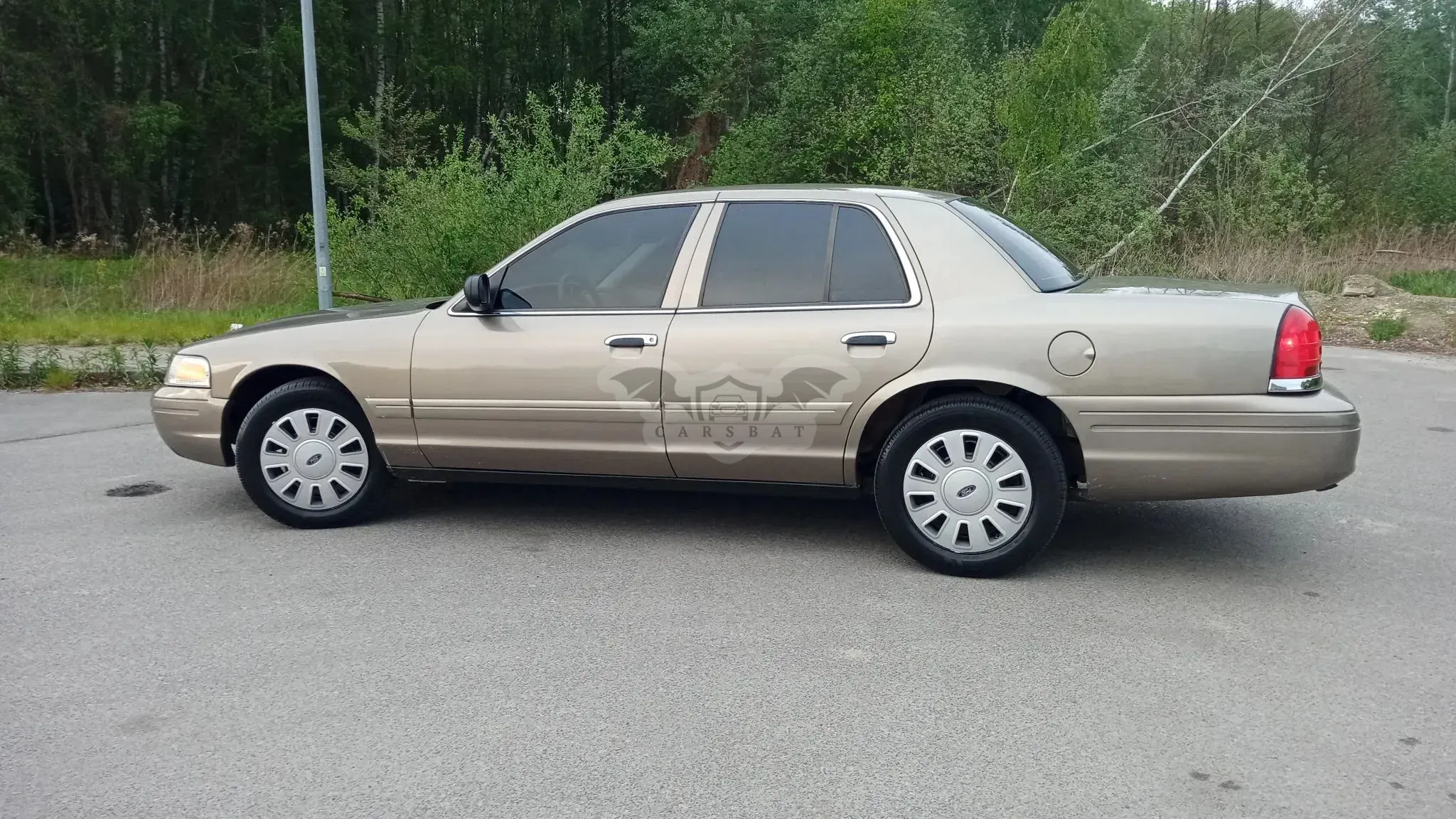 Ford Crown 2006