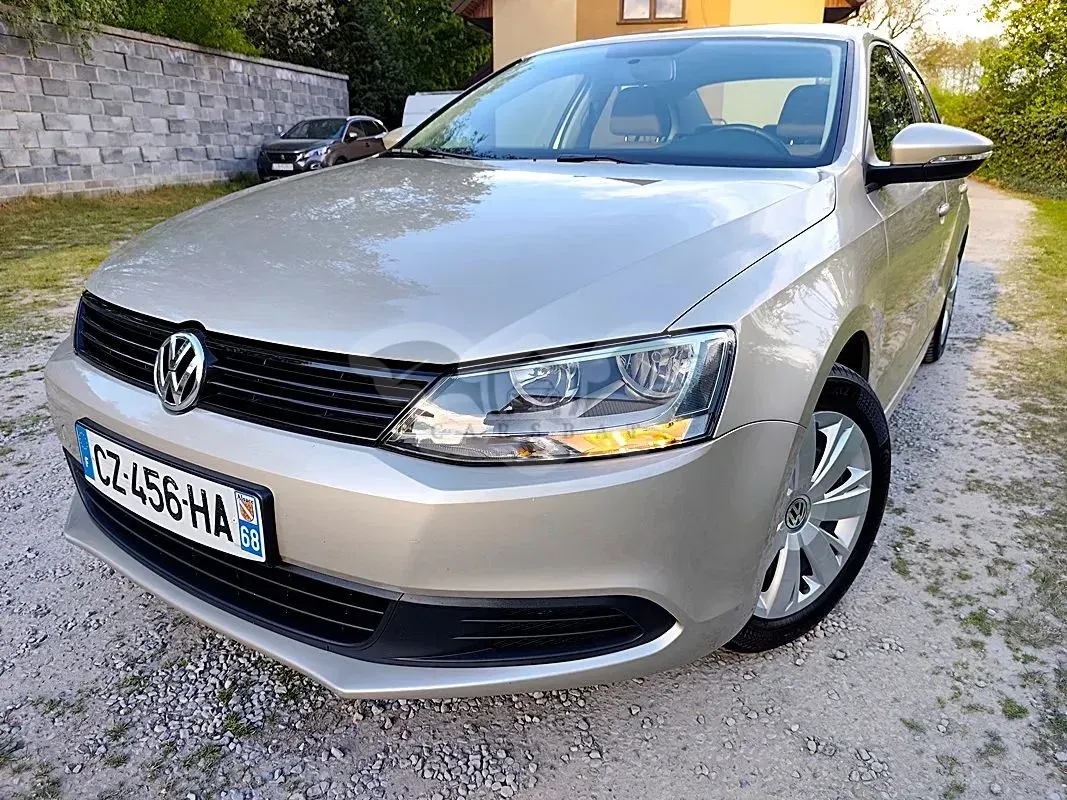 Volkswagen Jetta A6 1.2 TSI BlueMotion Technology Trendline 2013