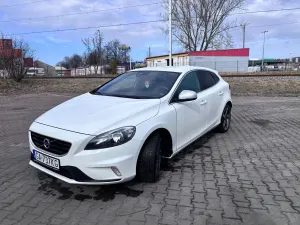 Volvo V40 II D3 Drive-E R-Design Momentum 2015