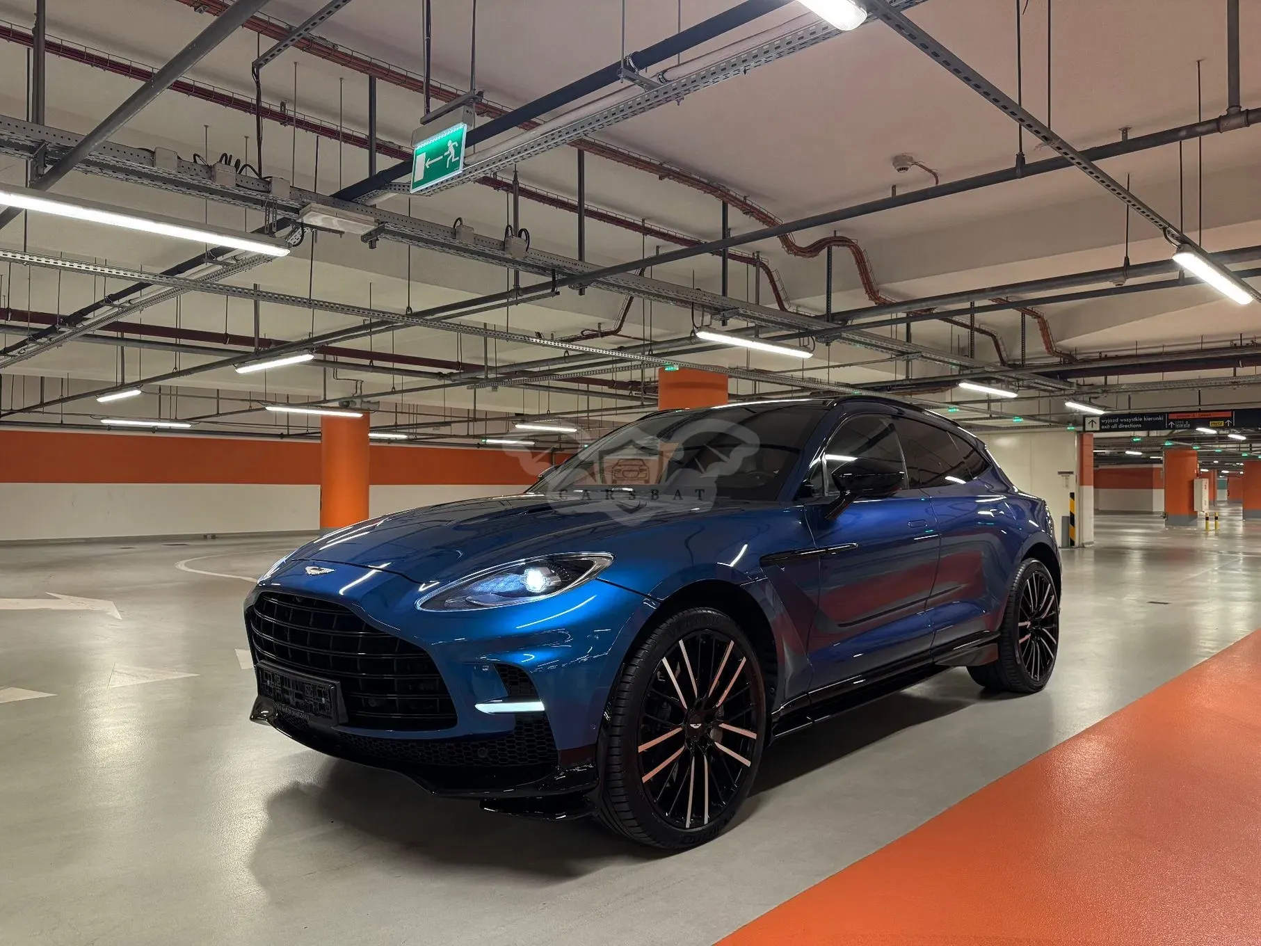 Aston Martin DBX 2023