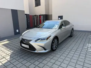 Lexus ES 300h Prestige 2019