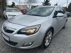 Opel Astra J 1.4 T Enjoy 2012