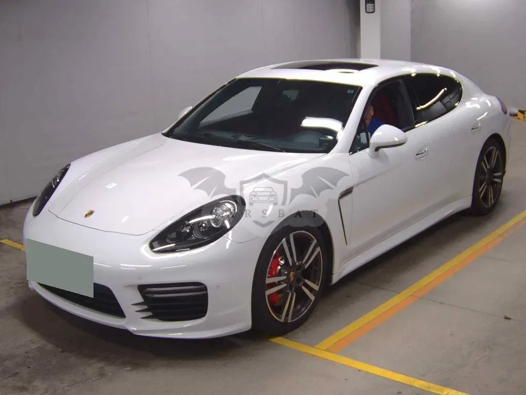 Porsche Panamera GTS 2013