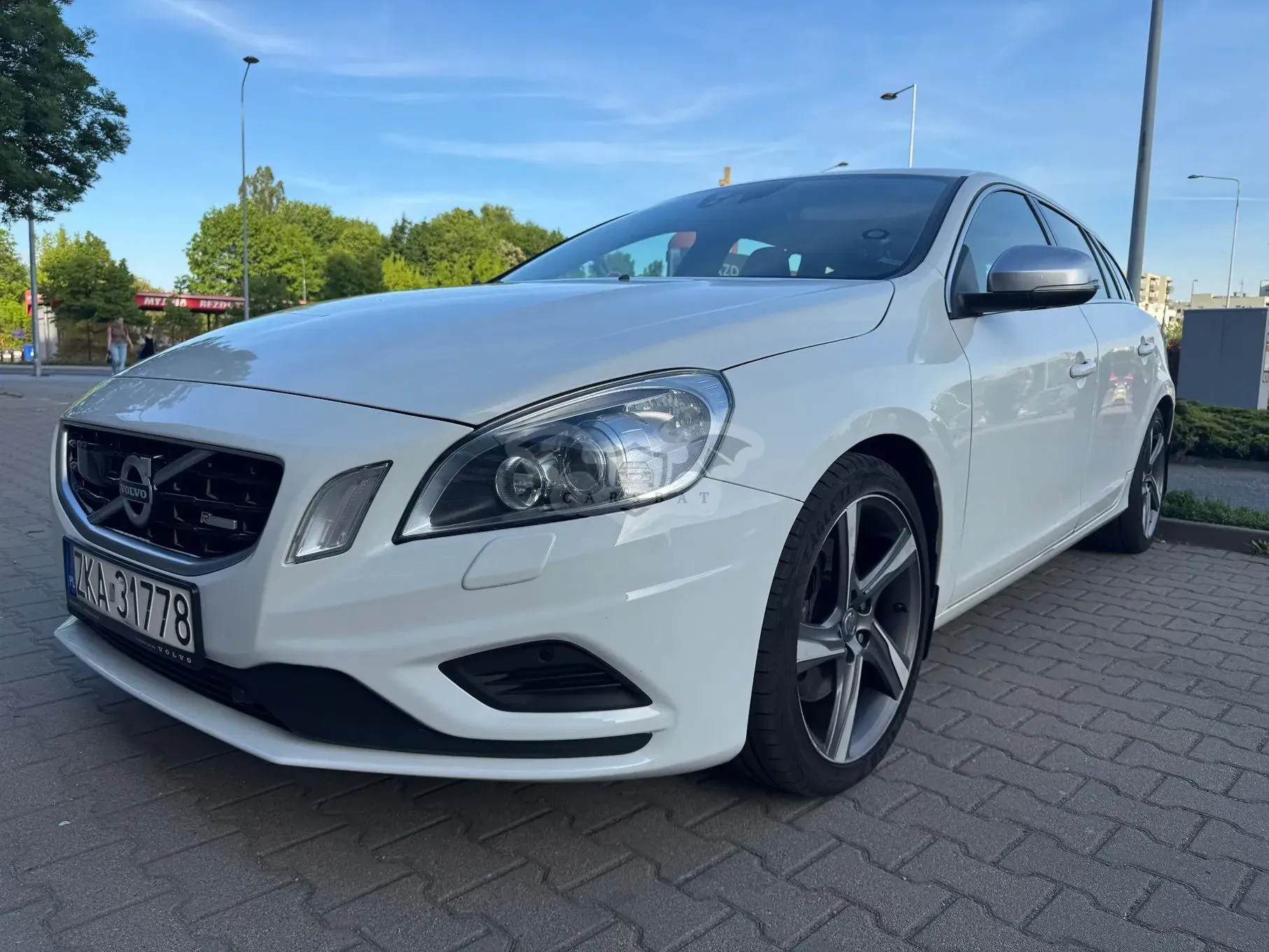 Volvo V60 I D5 AWD R-Design 2011