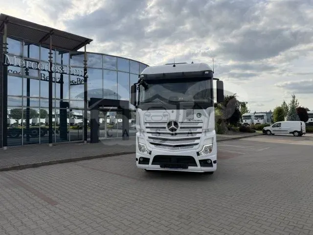Mercedes-Benz Actros 2024