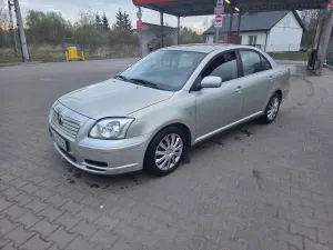 Toyota Avensis II 1.8 VVT-i Luna 2004