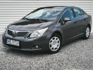 Toyota Avensis III 1.6 Luna 2011