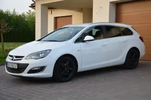 Opel Astra J 2.0 CDTI DPF ecoFLEX SportsTourer Start/Stop Active 2012