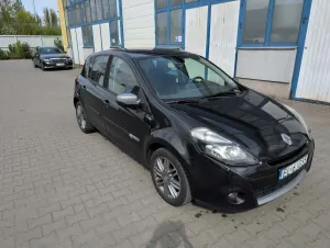 Renault Clio III 1.2 16V 75 Night and Day 2011