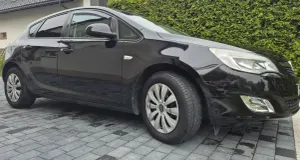 Opel Astra J 1.6 2011