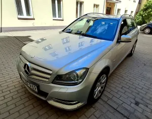 Mercedes-Benz C W204 180 CGI BlueEff Avantgarde 2011